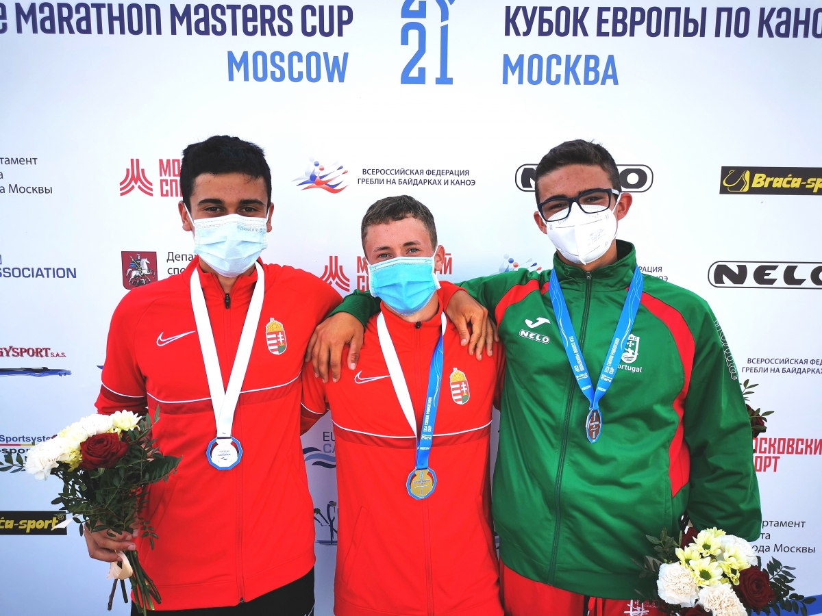 Венгерские гребцы доминировали в первый день чемпионата Европы по каноэ-марафону